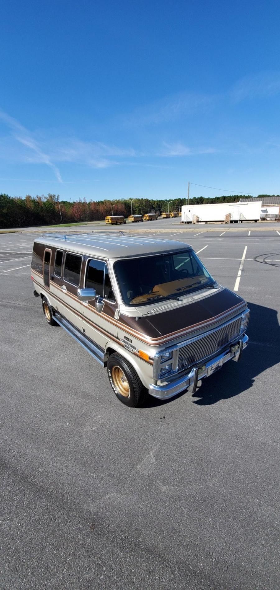  Chevrolet G20 Conversion Van  (CG21305) 1988 года  (фото 61 из 257)